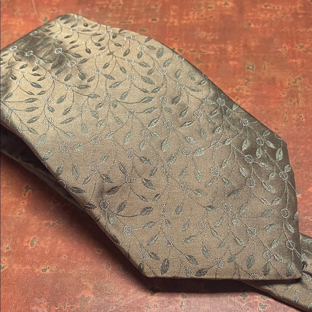 Calvin Klein Brown Leaf Pattern TieCalvin Klein